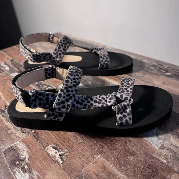 NWOT Stuart Weitzman Vail Cheetah Sport Sandals Women Size 6 Animal Print - Picture 3 of 4